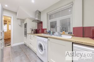 kitchen- click for photo gallery